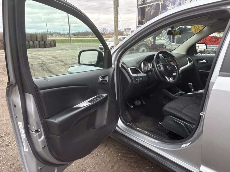 2016-dodge-journey-image-12