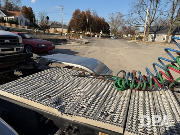 peterbilt-567-image-27