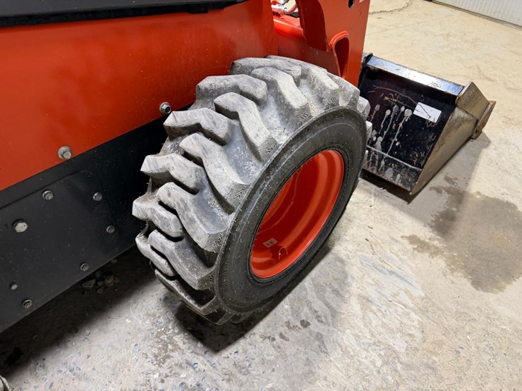 2023-kubota-ssv75hc-skid-steer-loader-image-16