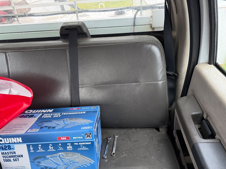 2009-ford-f550-image-22