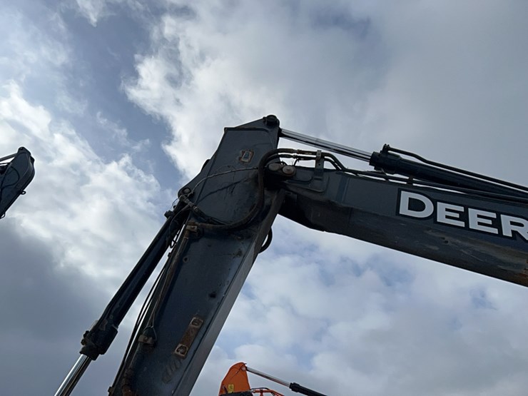 2016-deere-210g-image-4