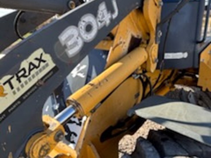 deere-304j-image-17