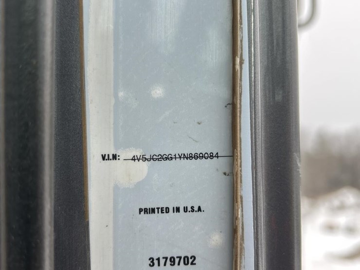 #1042-•-2000-volvo-quad-axle-dump-truck-image-82