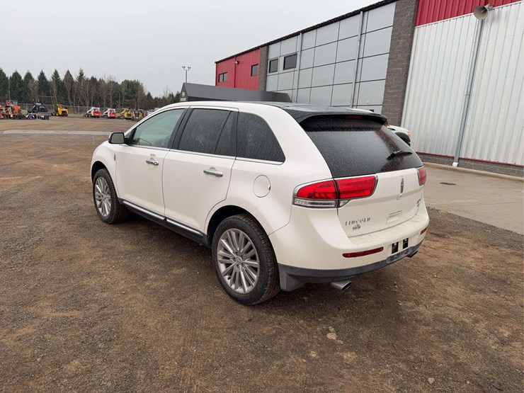 2012-lincoln-mkx-image-4