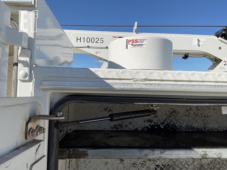 peterbilt-337-image-42