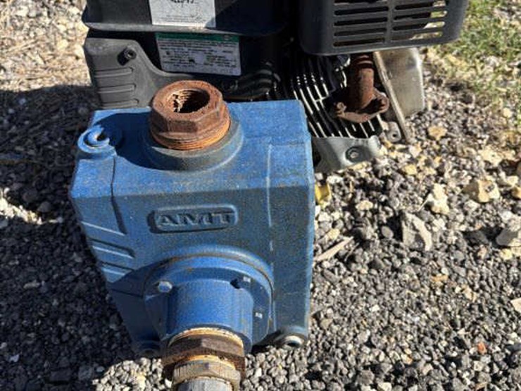 #7-•-briggs-&-stratton-950-series-motor-w/-pump-image-2