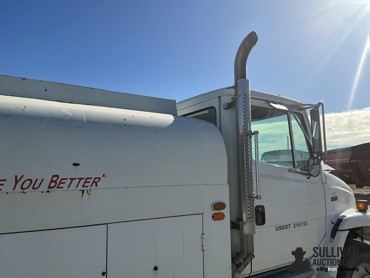 1995-freightliner-fl70-image-18