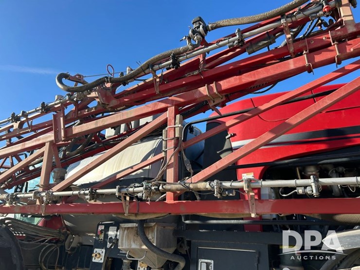 case-ih-patriot-4440-image-41