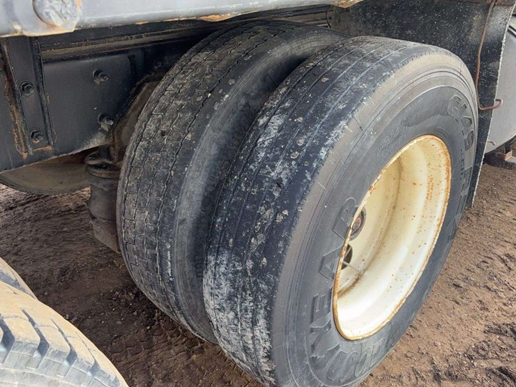 1999-mack-cl713-image-10