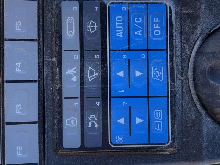 komatsu-pc210-lc-10-image-70