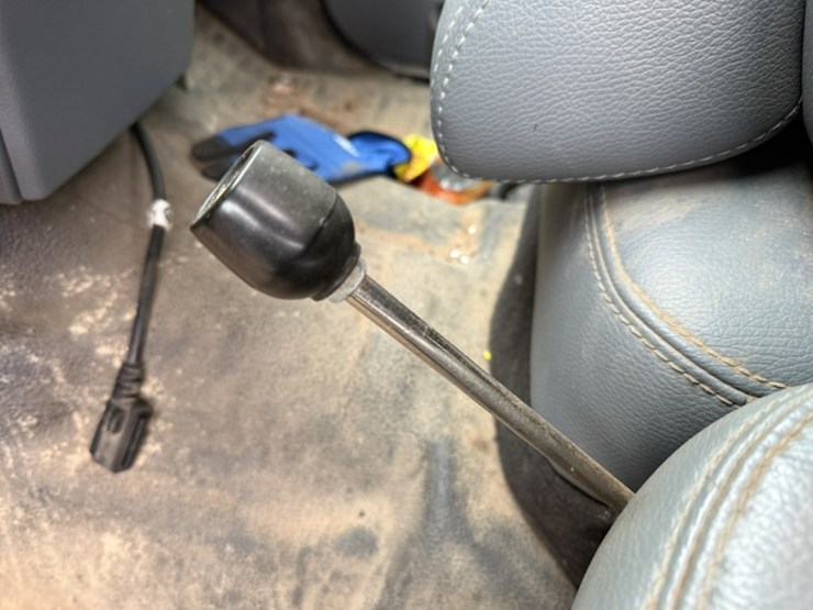 2011-ford-f550-image-35