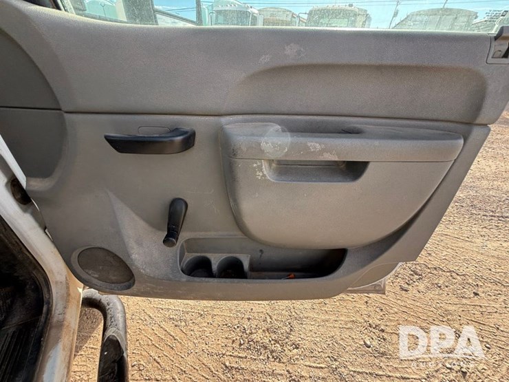 2010-chevrolet-silverado-2500hd-image-63