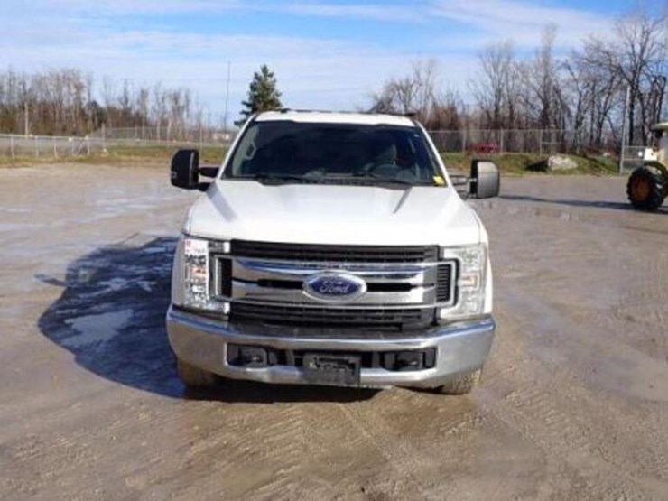 ford-f250-xlt-image-2