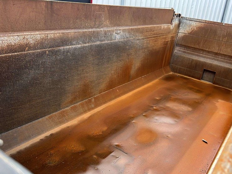 2018-mack-gu-granite-6-axle-dump-truck-image-42