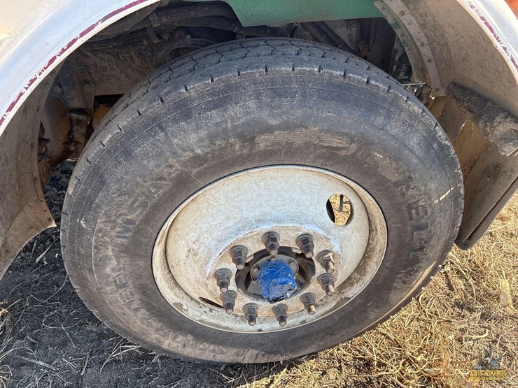 peterbilt-379-image-14