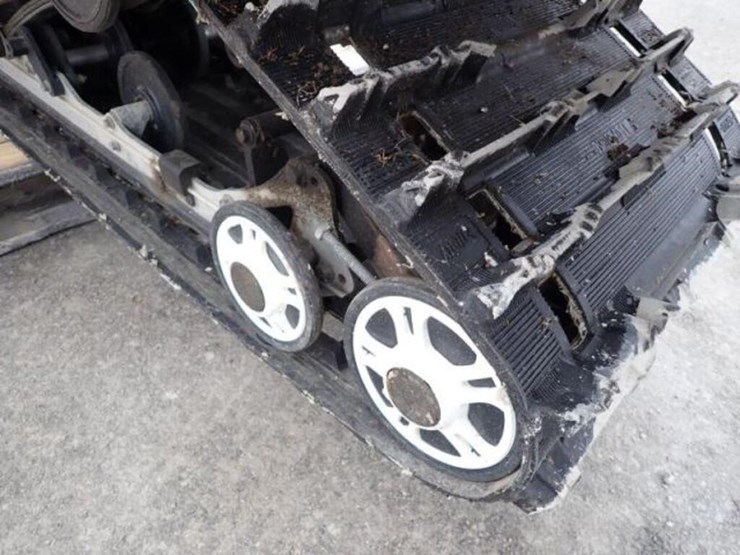 caterpillar-570-image-36