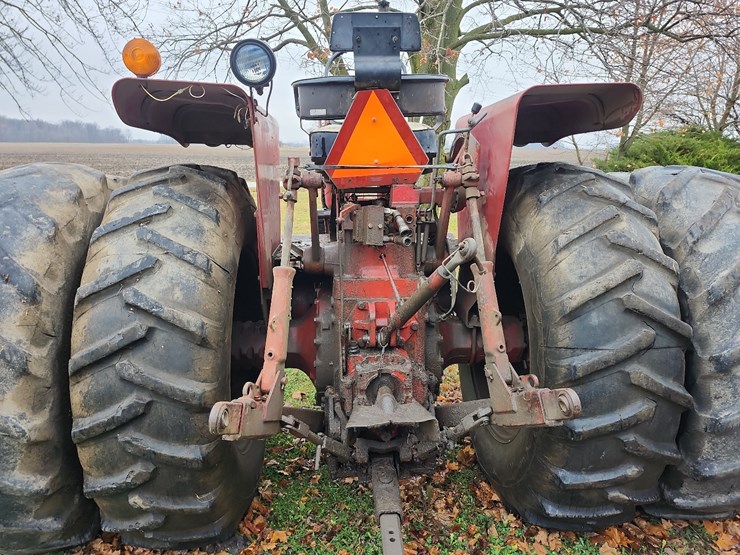 1969-ih-826-diesel-tractor-image-21
