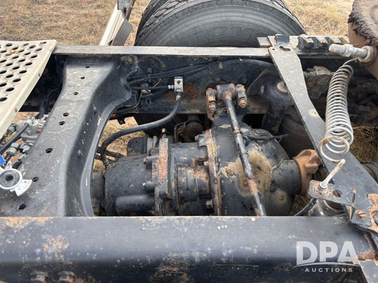 2014-kenworth-t660-image-24