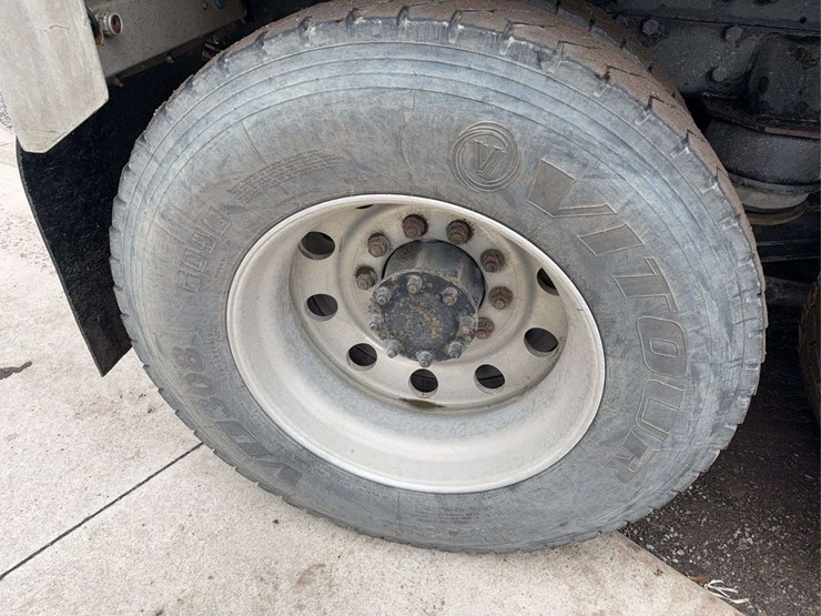 2010-kenworth-t800-image-27