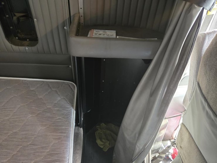 2013-kenworth-t660-image-47