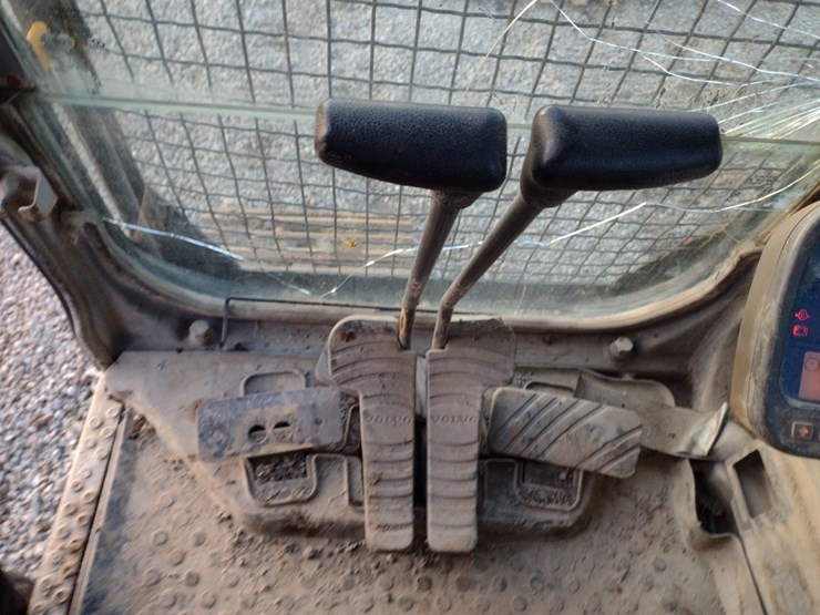 volvo-ec160b-lc-image-10