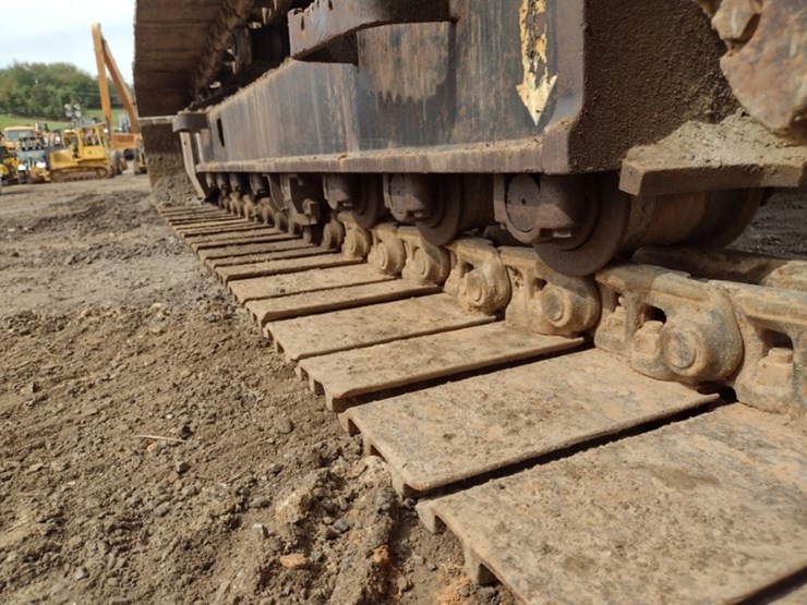 deere-225d-lc-image-36