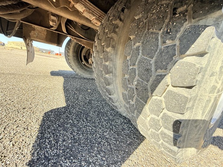 international-4700-image-75