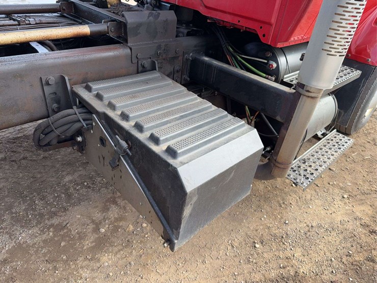 2013-international-workstar-7400-image-31