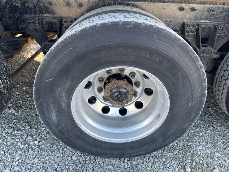 2017-international-hx615-image-62