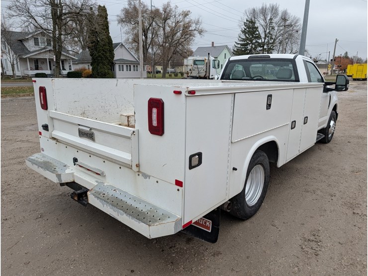 2018-ford-f350-image-8