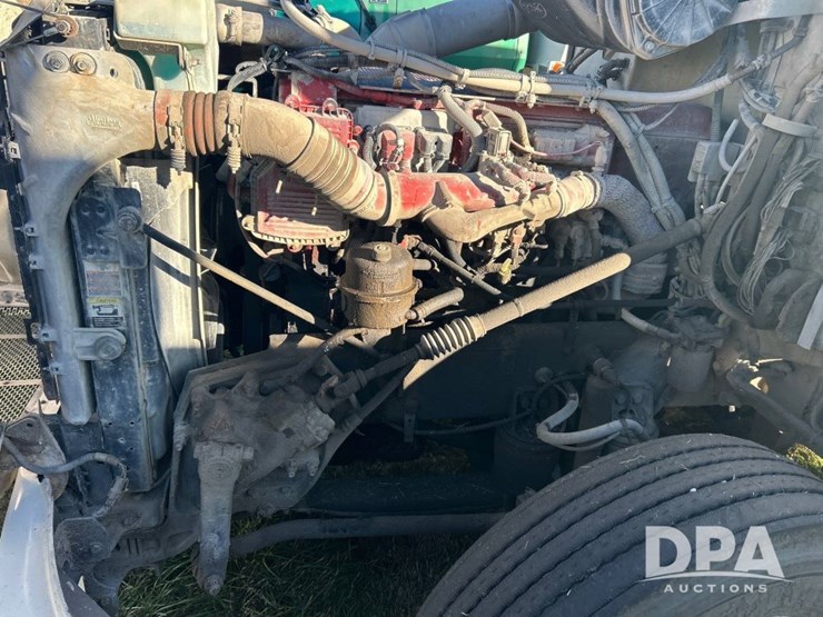 2010-peterbilt-386-image-33