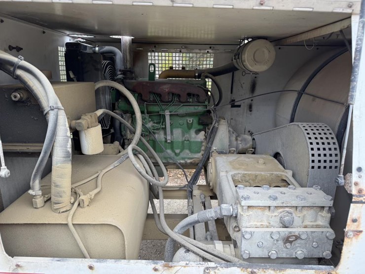 john-deere-12-image-43