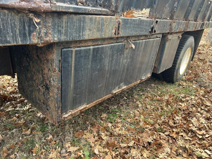 international-4700-image-18