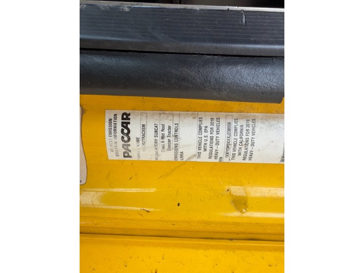 2019-kenworth-t680-image-19