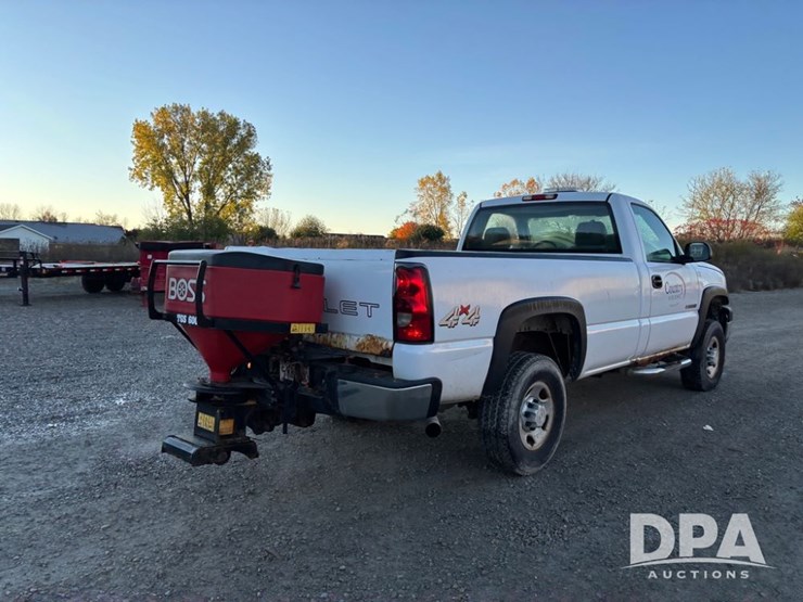 2006-chevrolet-2500hd-image-12