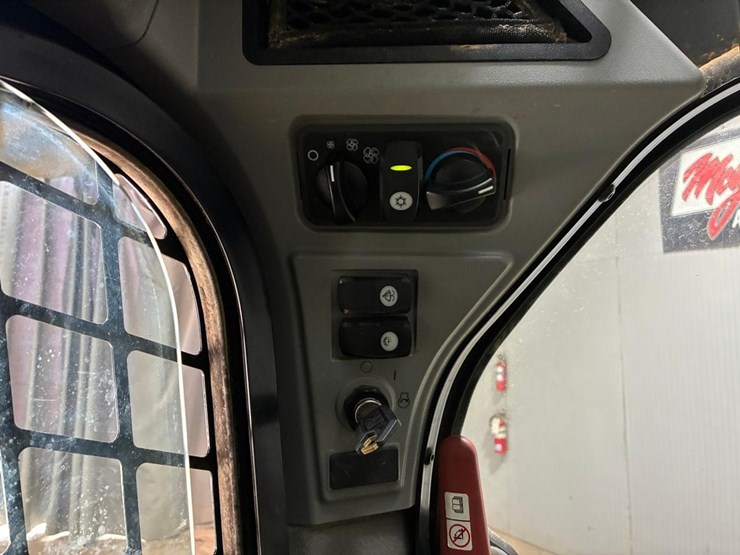 2018-caterpillar-289d-image-28