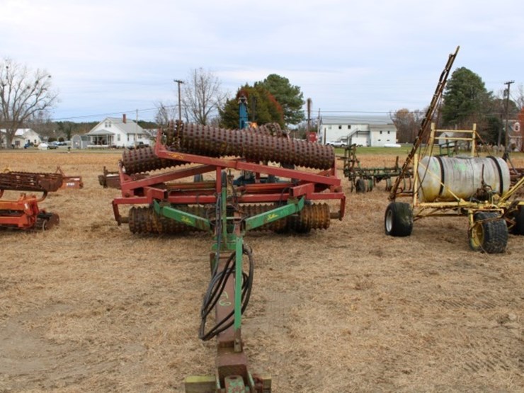 brillion-cultipacker-22'-hoses-worn-tires-worn-image-3