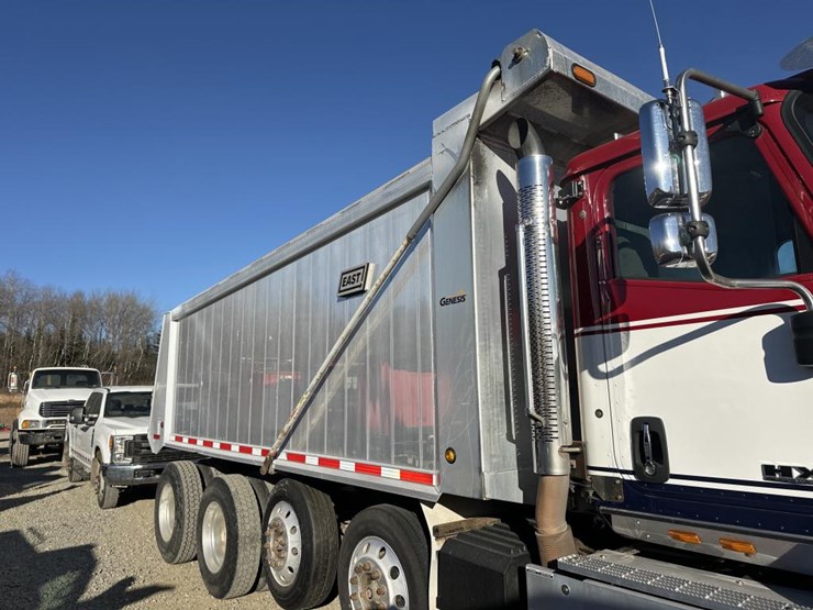 2017-international-hx615-image-15