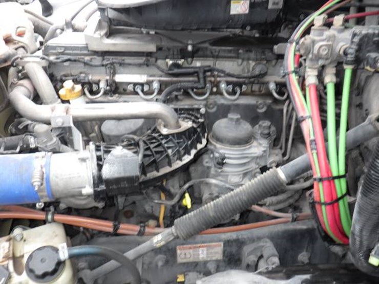 freightliner-cascadia-126-image-30