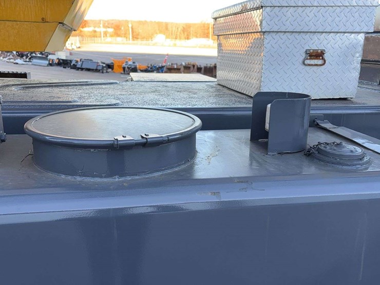 1993-grove-tms700b-image-28