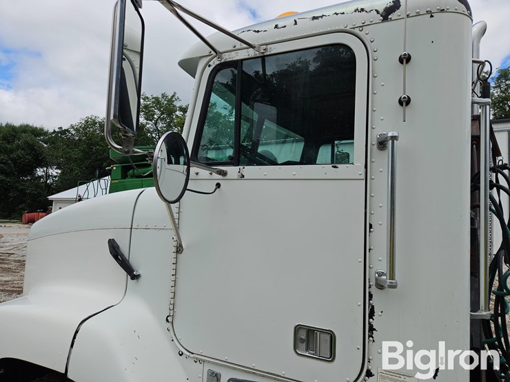 freightliner-fld112-image-18
