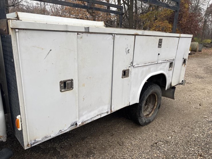 ford-f350-xl-image-13