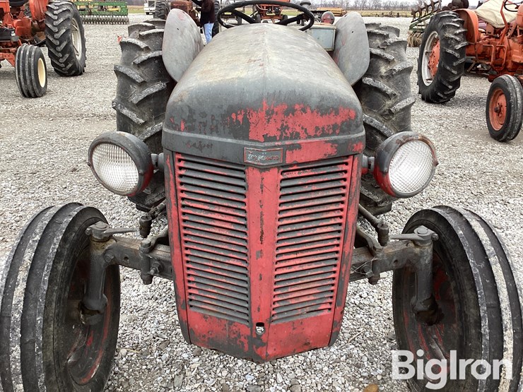 ferguson-t030-2wd-tractor-image-9