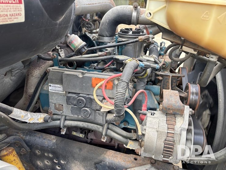 2000-international-4700-image-25