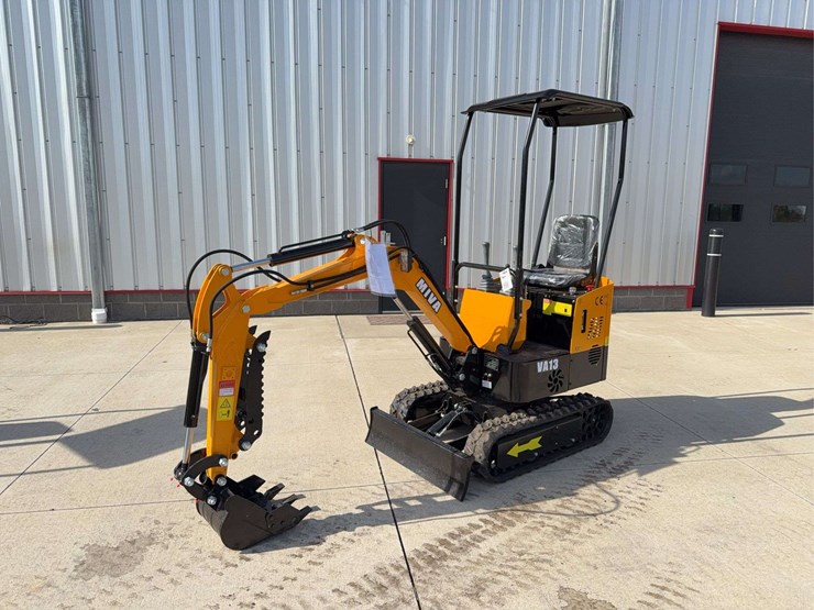 2025-miva-va13-mini-excavator-image-1