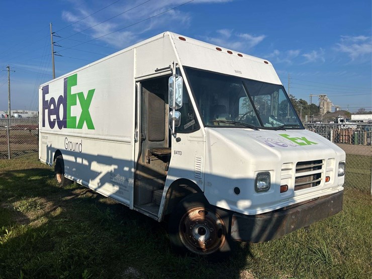 2006-freightliner-mt55-image-5