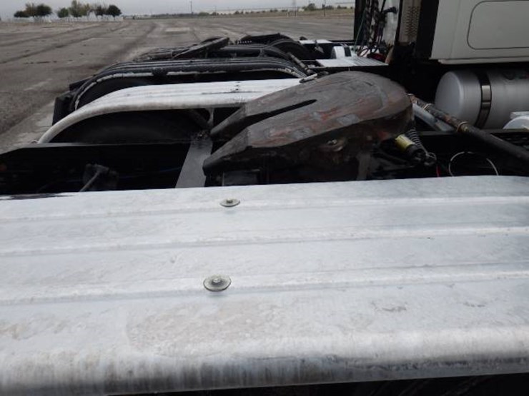 freightliner-cascadia-126-image-7