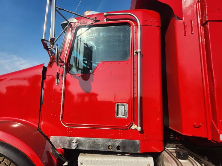 2002-kenworth-t800-image-19