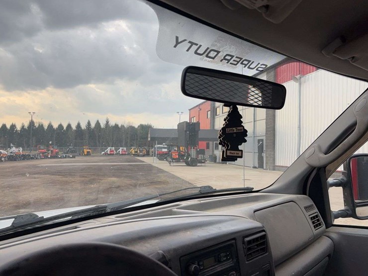 2004-ford-f350-image-31