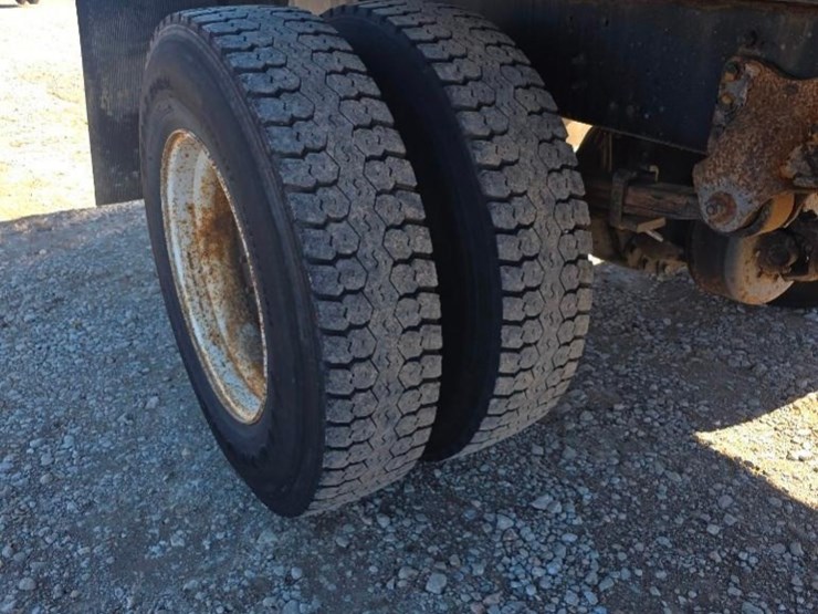 freightliner-m2-106-image-4